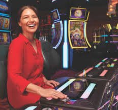 Video slot game running on 365ph app with bonus feature active on a Filipino player's phone